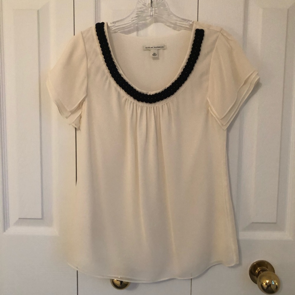 Banana Republic cream blouse. XS